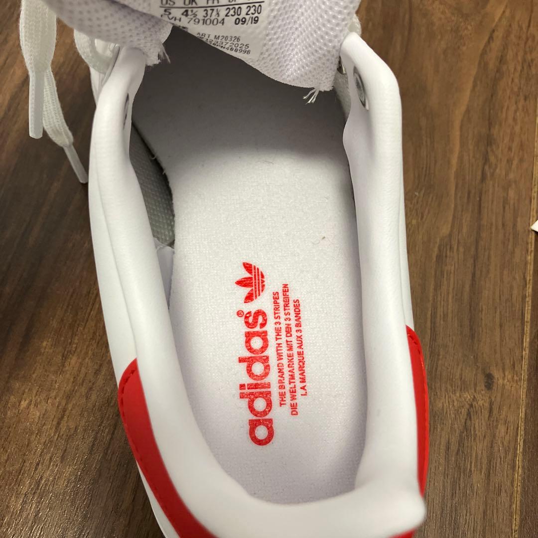 新品　アディダス　スタンスミス 23センチ