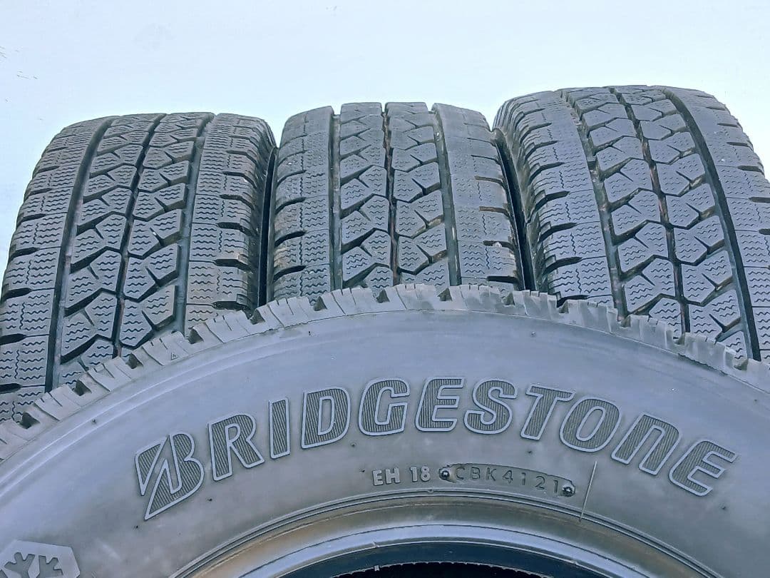 215/70R15　メーカーBLIZZAK　製造年2021年　4本セット