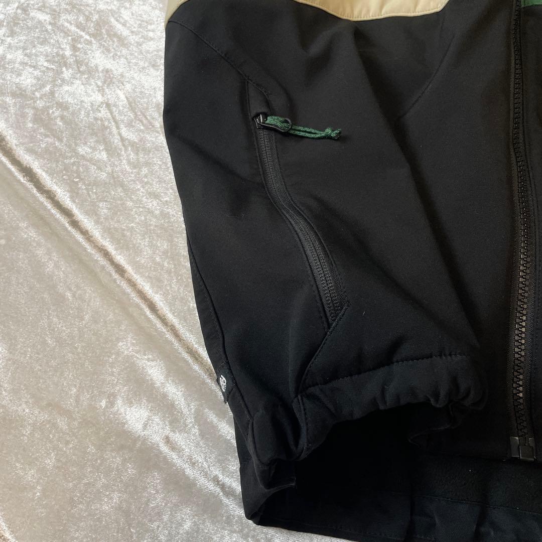 こ*️様 686 シックスエイトシックス　スノーボードウェア ジャケット　M