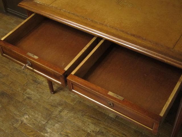 フランス アンティーク ルイ16世様式 マホガニー レザートップ デスク 鍵付き