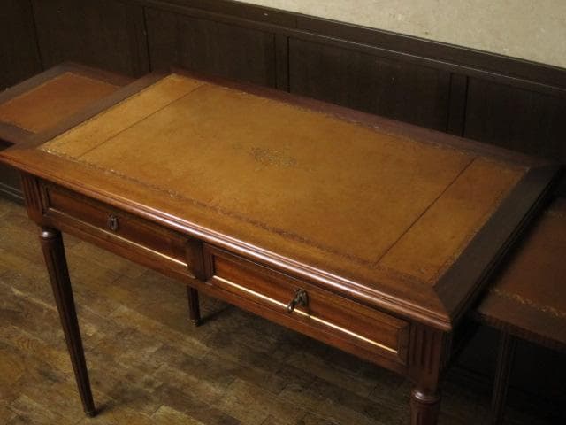 フランス アンティーク ルイ16世様式 マホガニー レザートップ デスク 鍵付き