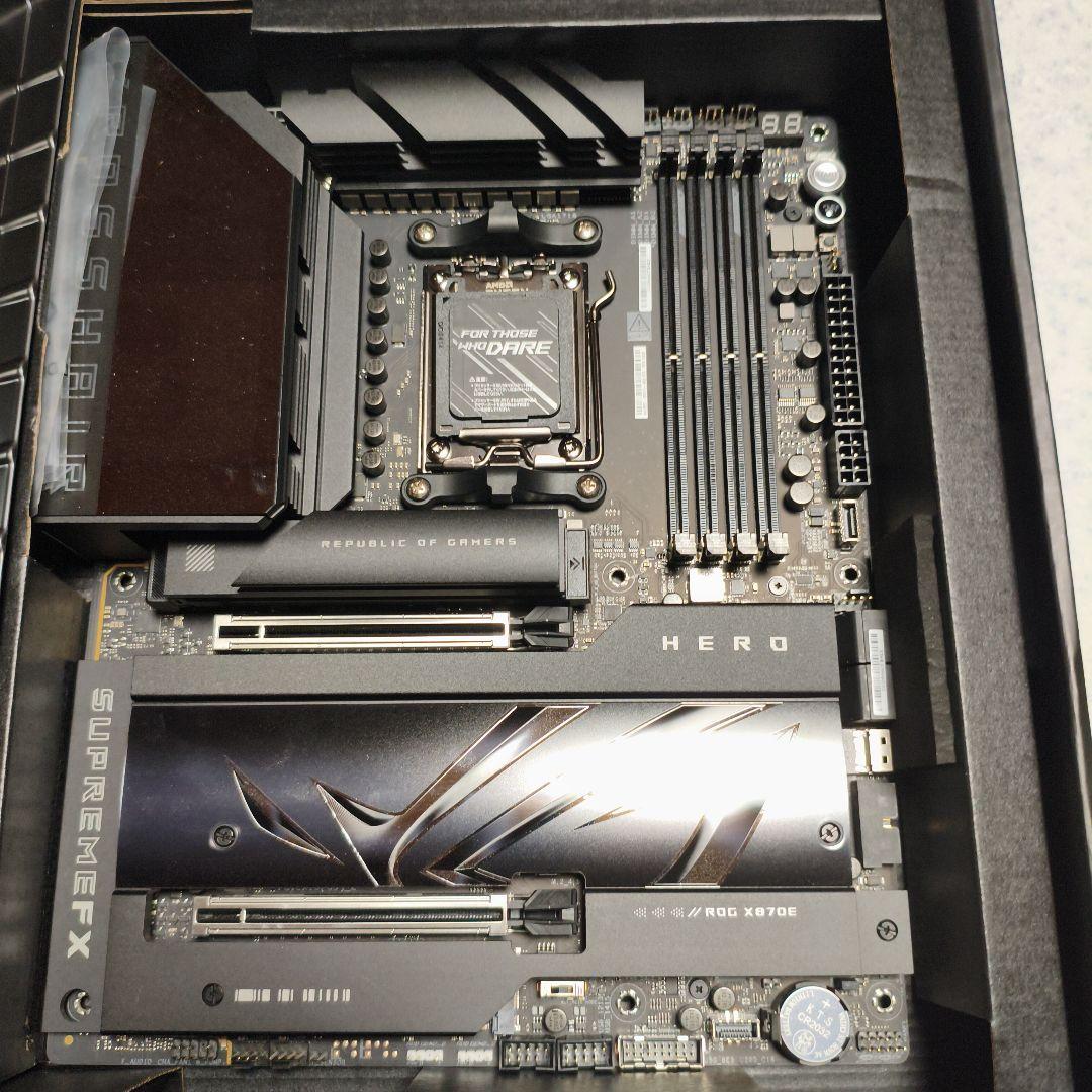 ASUS ROG CROSSHAIR X870E HERO マザーボード
