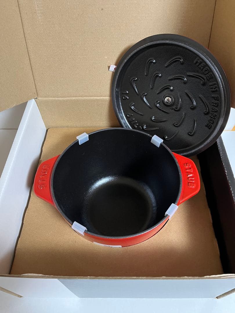 ストウブ ラ・ココット de GOHAN M 16 cm チェリー, 鋳鉄