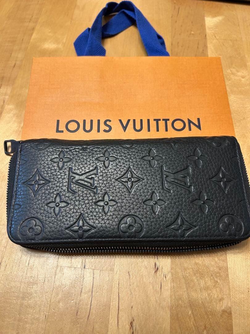 LOUIS VUITTON ブラックレザー長財布