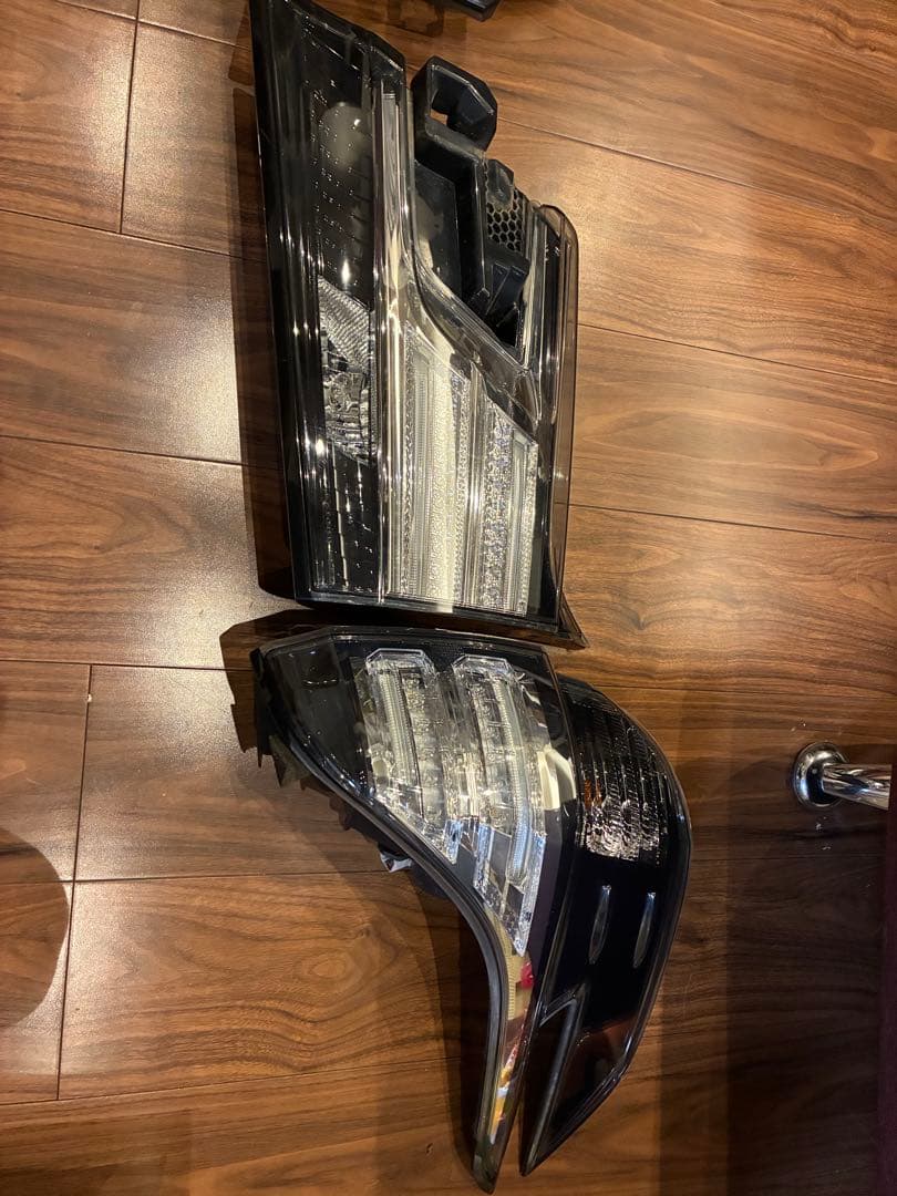 最終価格　30ヴェルファイア テールランプ