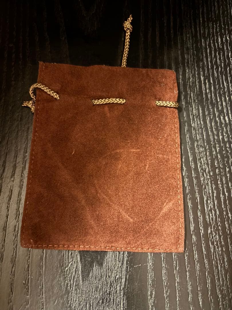 ウノアエレ　ピアス