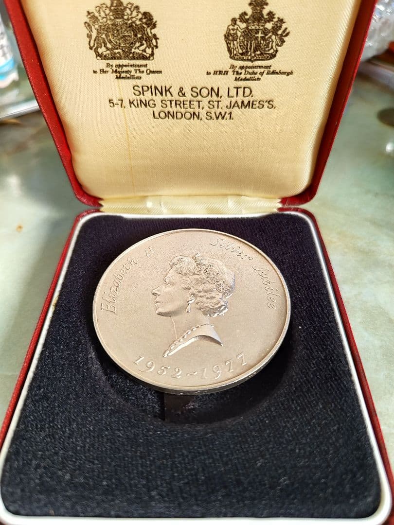 希少シルバー1977 イギリス エリザベス ジュビリー 大型 銀 メダル
