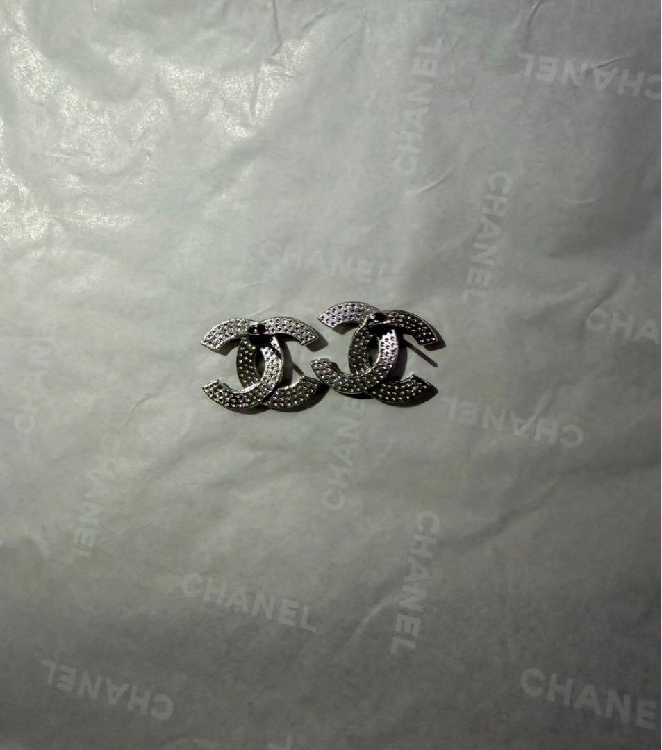 CHANEL シャネル　ピアス　シルバー　ストーン付き