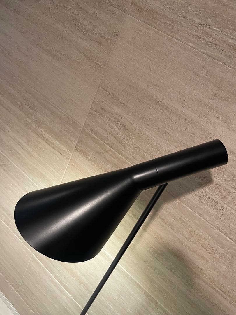 ルイス・ポールセン アルネ・ヤコブセン AJフロアランプ　リプロダクト品