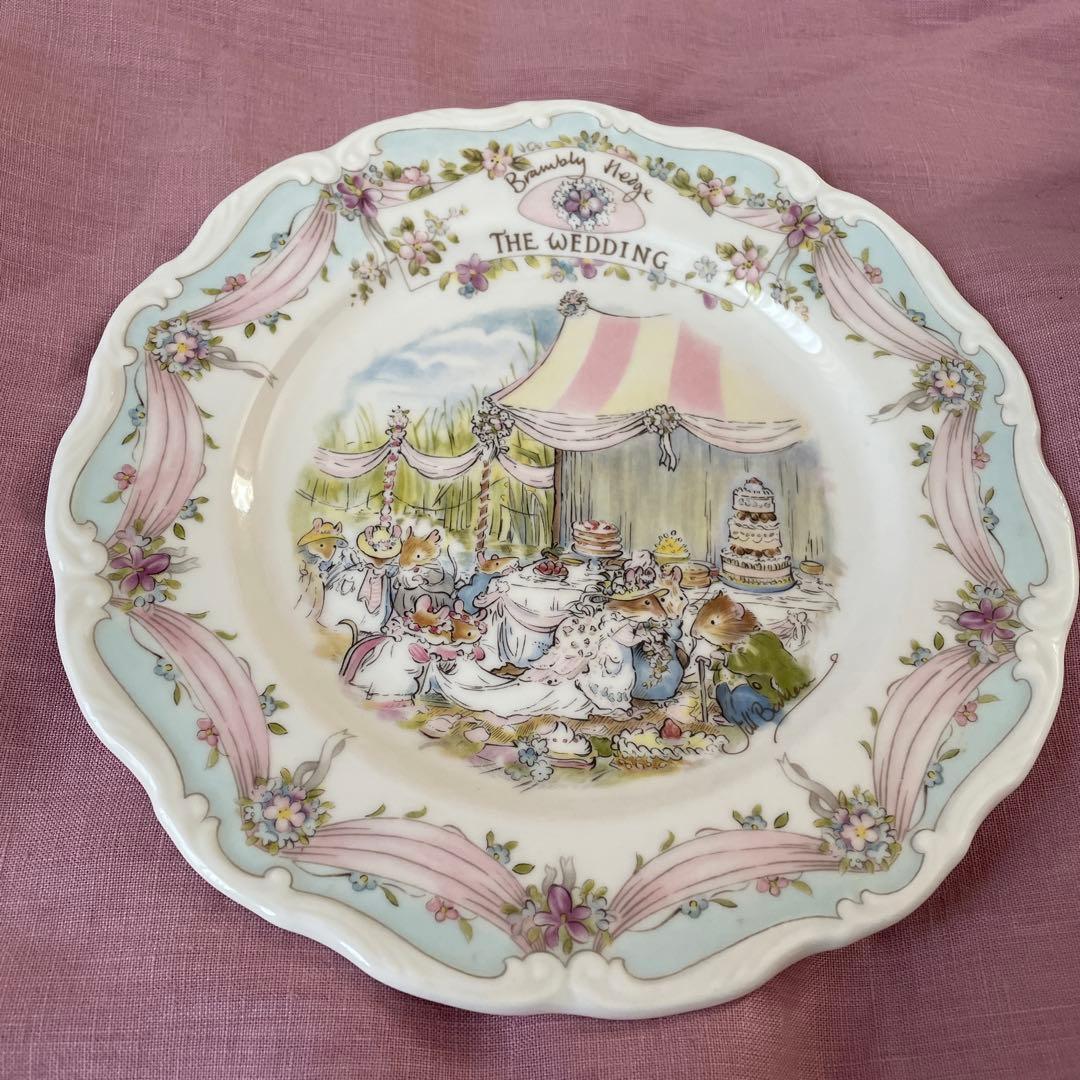 ロイヤルドルトンブランブリーヘッジプレートミルクピッチャー3点セット