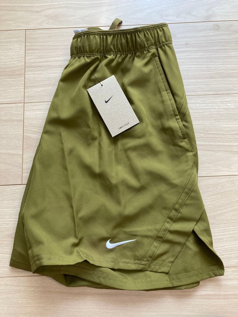 Nike オリーブグリーン ショートパンツMサイズ