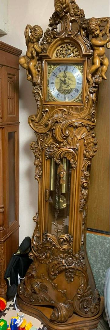 バロックスタイル 木製柱時計 天使の彫刻付き