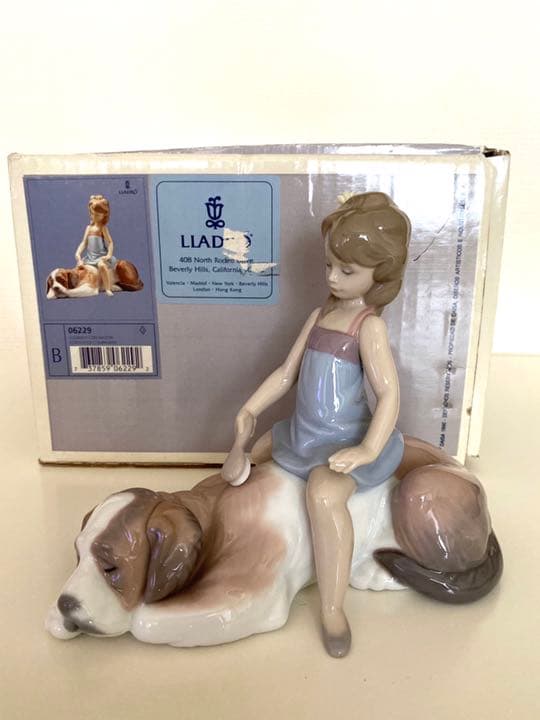 絶版貴重品【LLADRO(リヤドロ)】私のお友達(マスティフと遊ぶ少女)