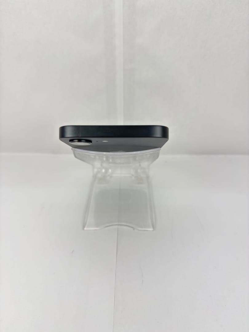 Apple iPhone16e 128GB ブラック　海外版　SIMフリー美品