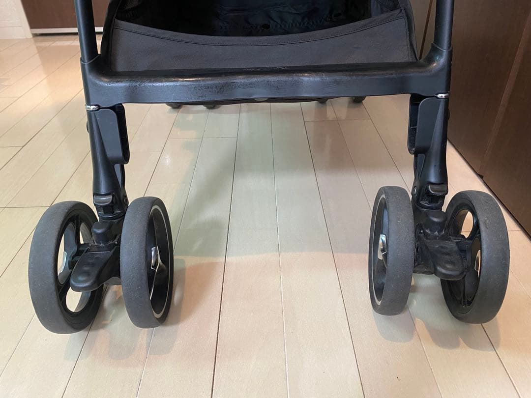 アップリカ　ラクーナクッションフリー ブラック 取扱説明書付き