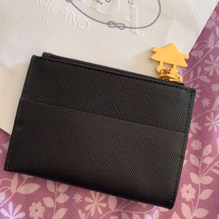 PRADA 新品未使用！！値下げ中