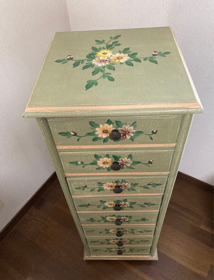 トールペイントの収納チェスト 鏡付き