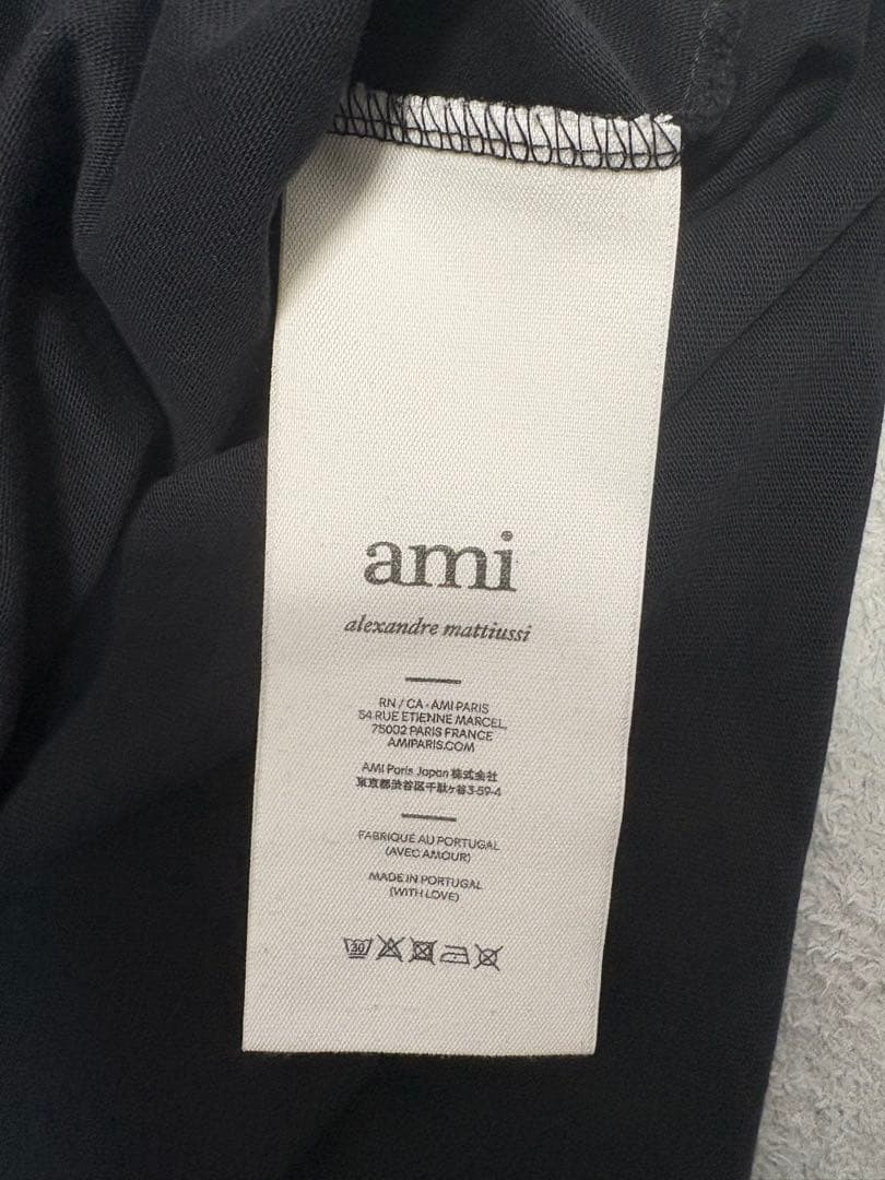 【希少・レア】AMI PARIS ロンT ブラック ワンポイント刺繡 ロゴ