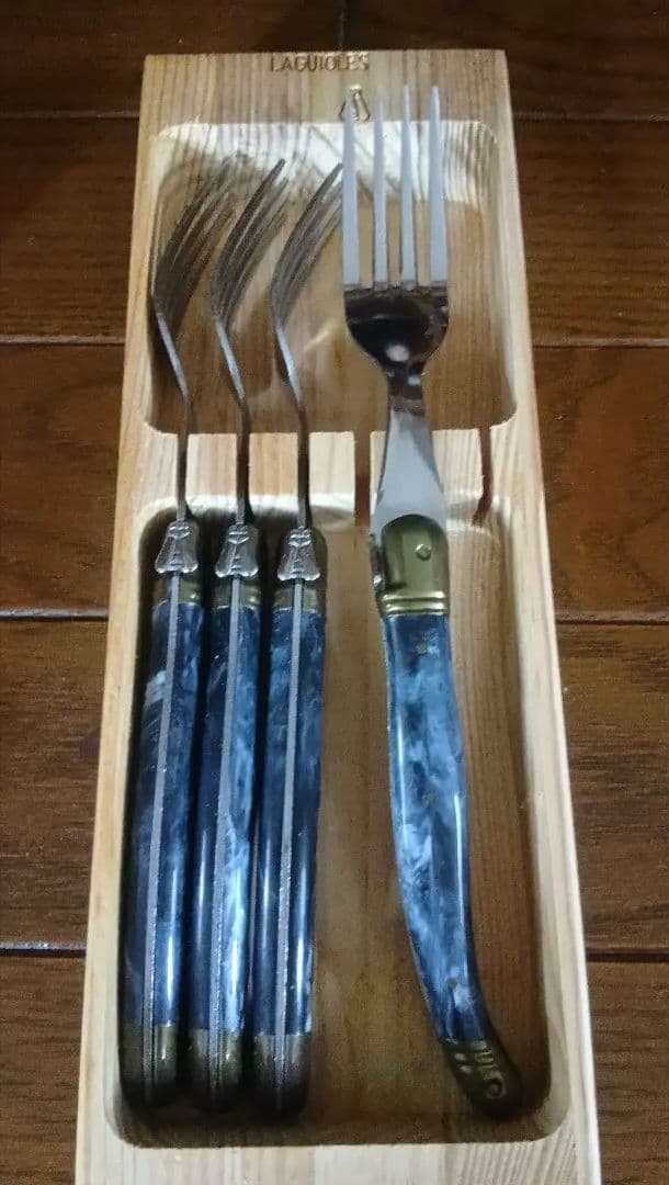 LAGUIOLE　フォーク 4本セット　木箱入り