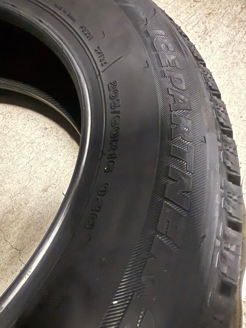 ICEPARTNER2 205/60R16 スタッドレス　2本のみ