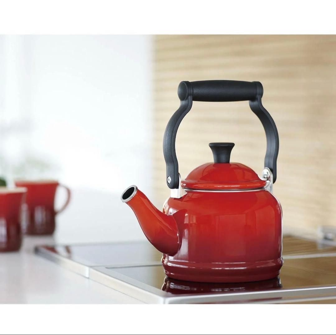 ル クルーゼ デミ ケトル ホーロー　レッド