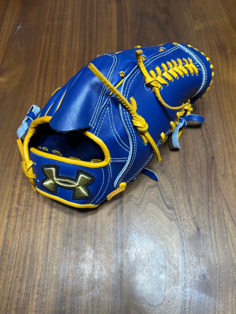 アンダーアーマー　オーダー軟式グラブ　投手用