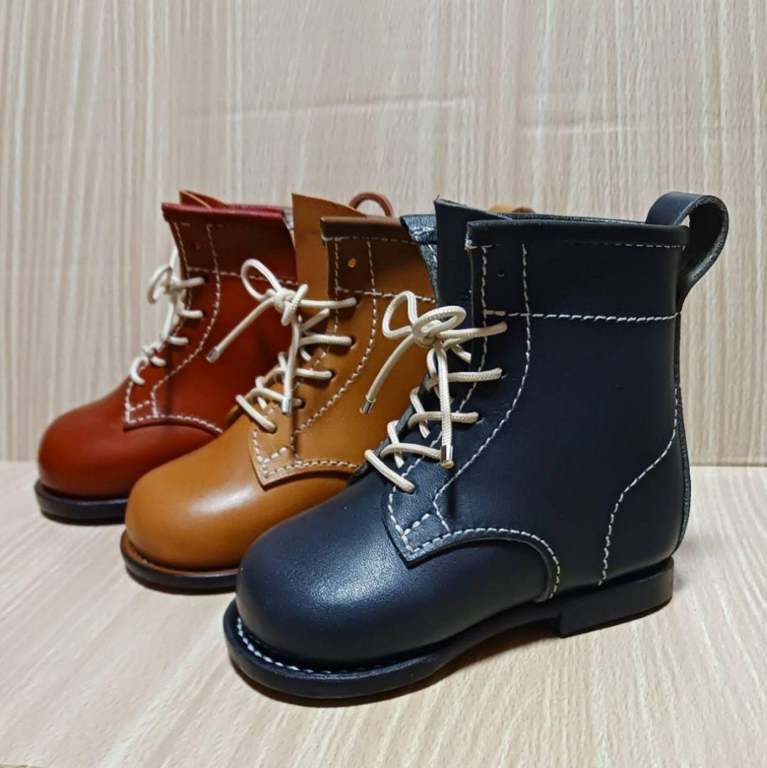 革　ペン立て　ブーツ