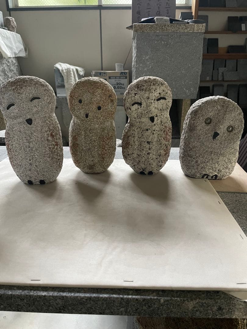 微笑みフクロウ　フクロウ　手作り　国産　御影石