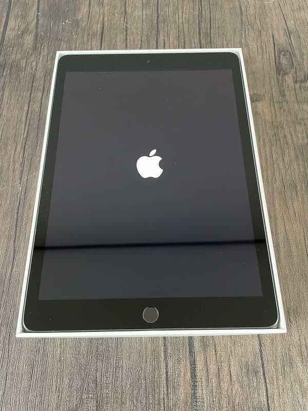 ⑤【美品】iPad Apple 第9世代　Wi-Fiモデル　64GB