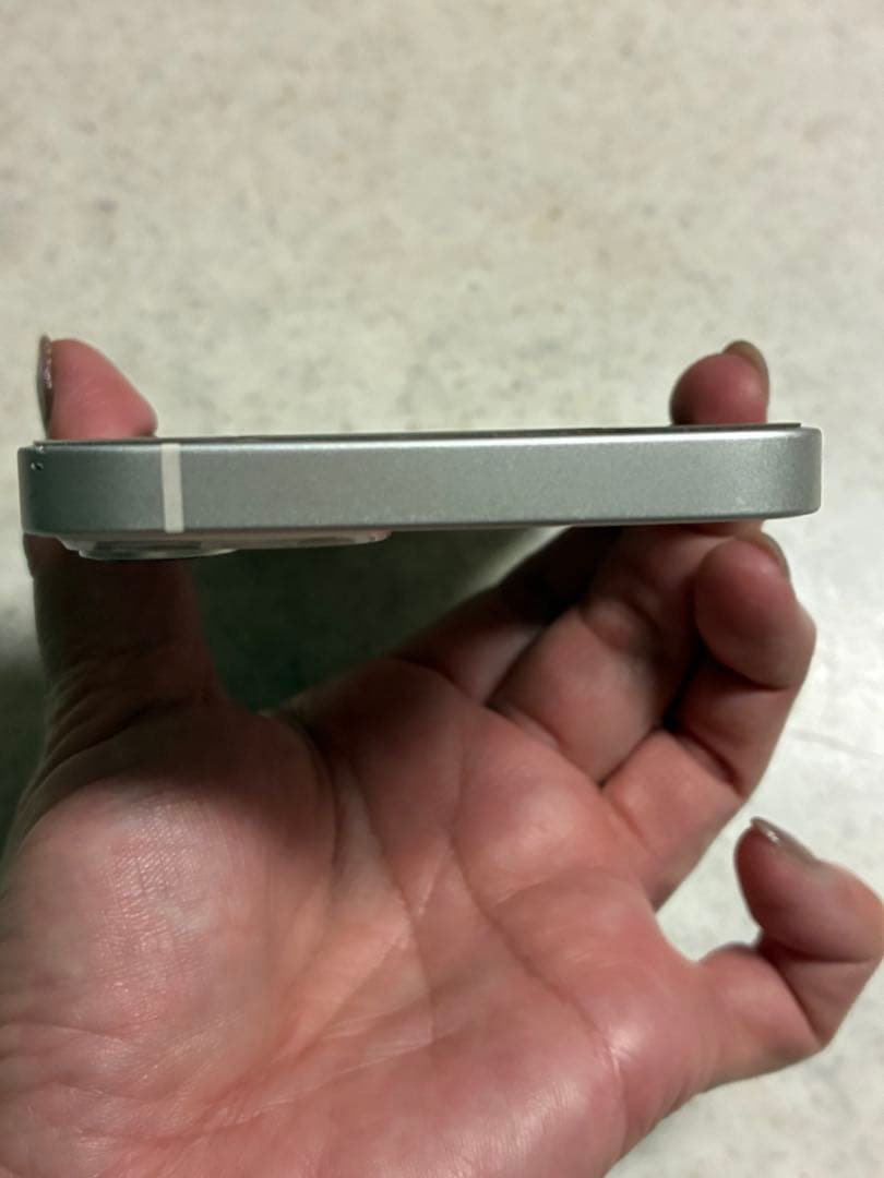 iPhone 13 128GB 本体