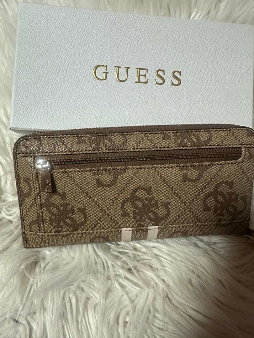 Guess 財布