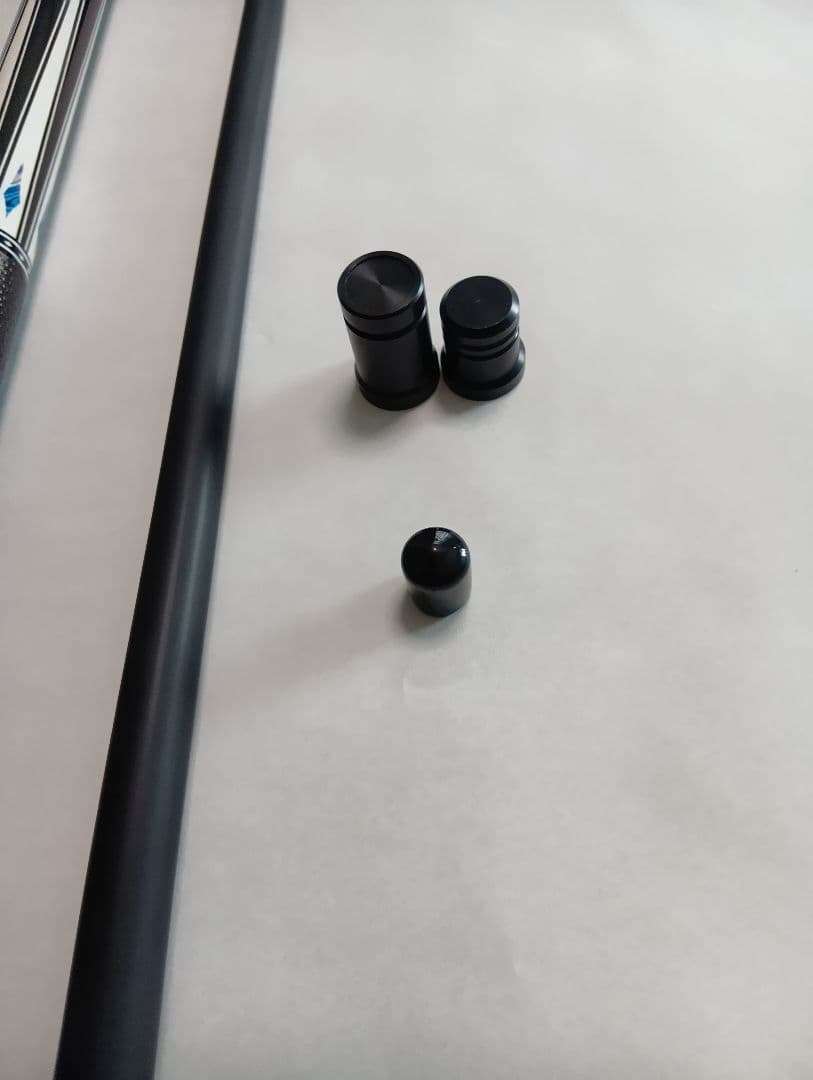 【ほぼ新品】ビリヤード プールキュー カーボンシャフト レザーグリップ 黒色