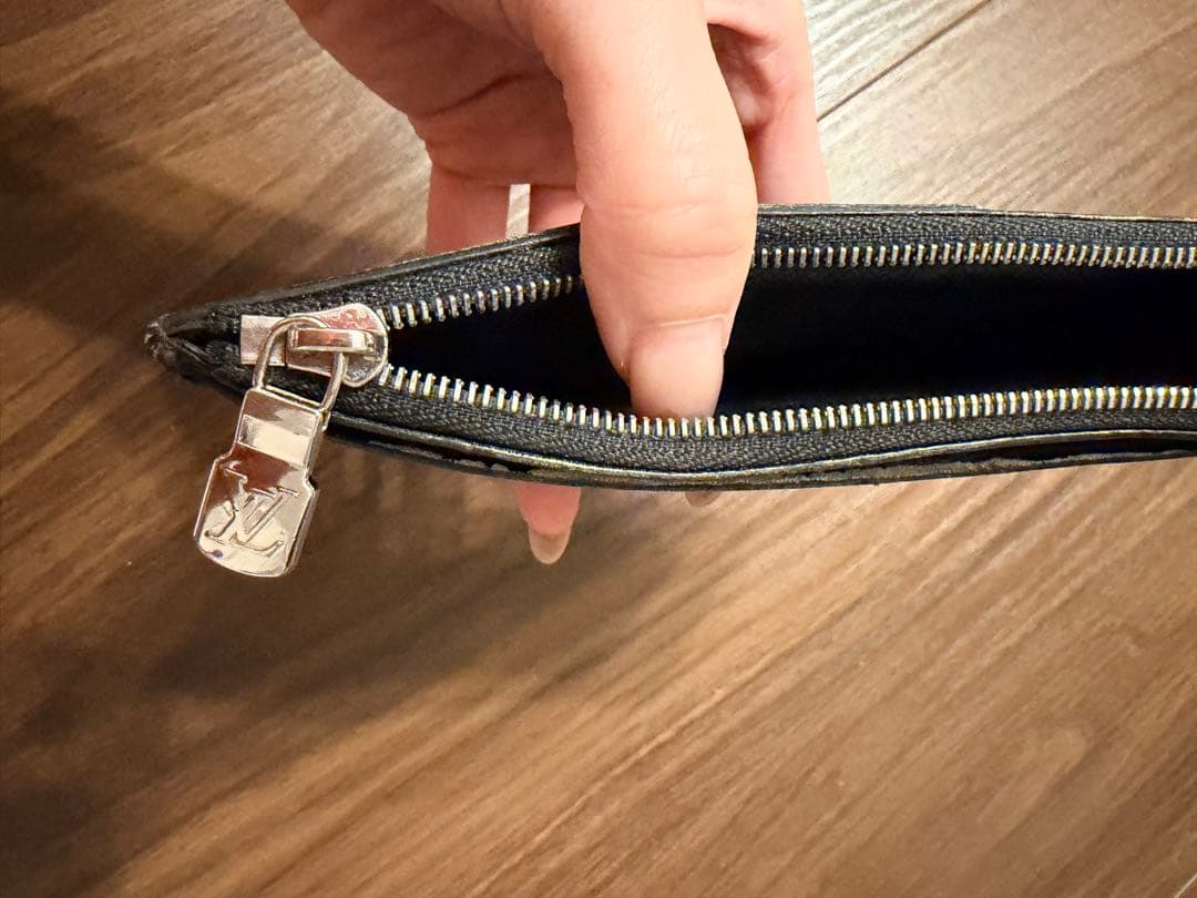 Louis Vuitton ケース ブラック