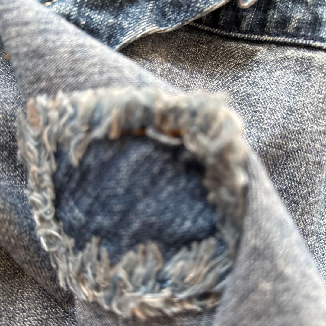 軽くて合わせやすいデニムブラウス