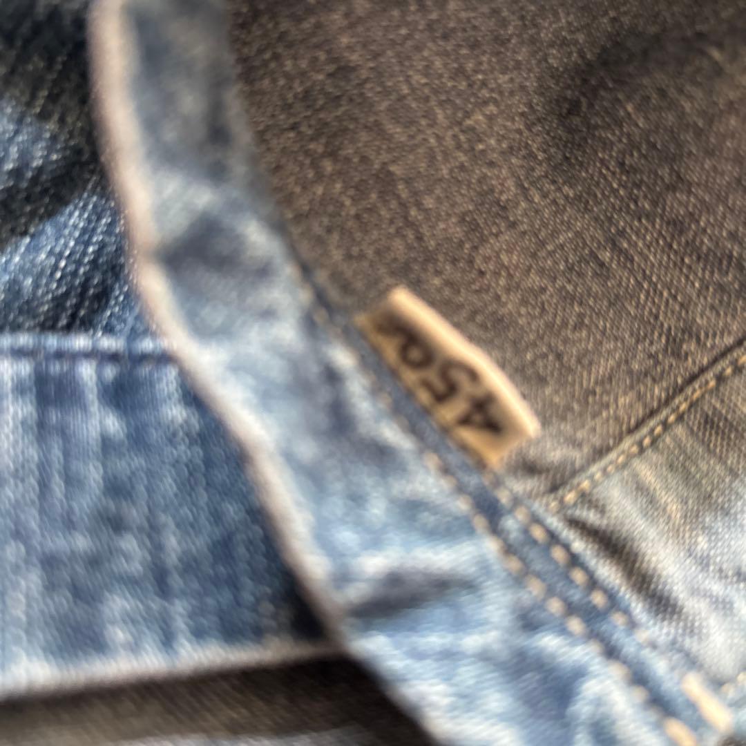 軽くて合わせやすいデニムブラウス