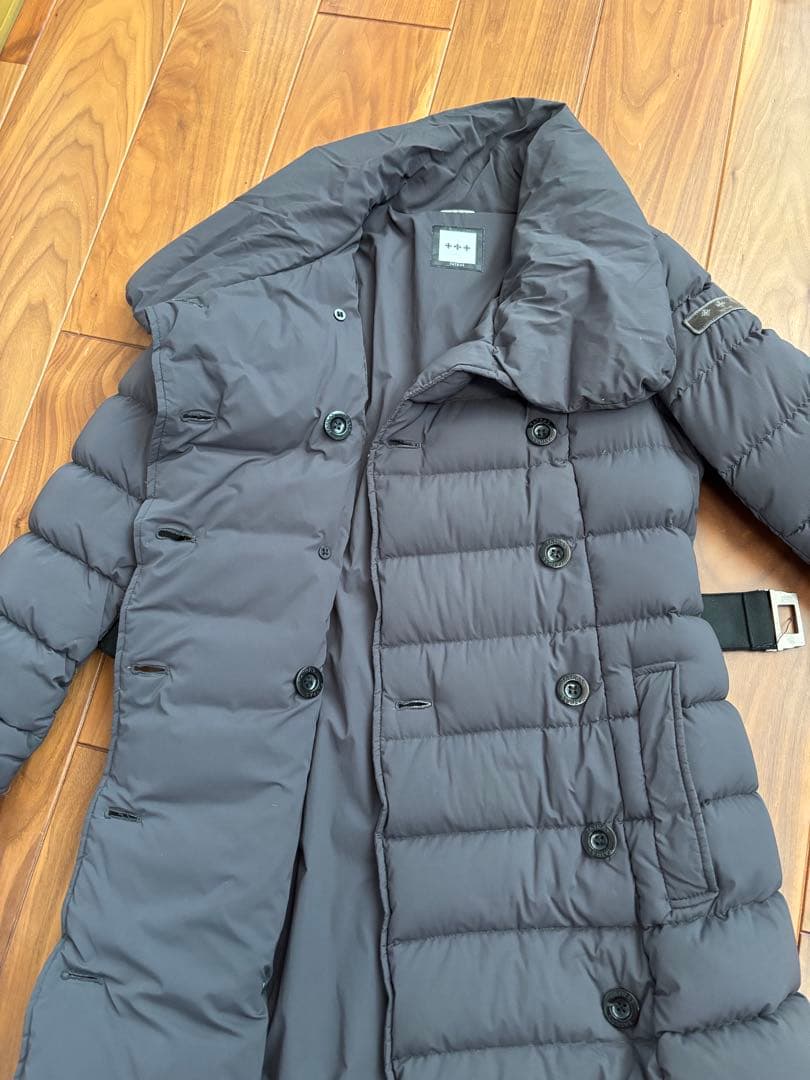 【最終値下げ】TATRAS グレー ダウンジャケット【レディース】　ベルト付き