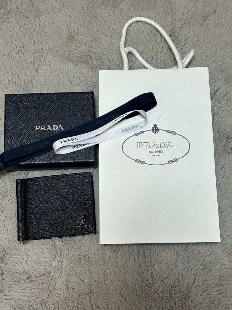 本日SALE✨新品未使用PRADA サフィアーノレザー マネークリップ ブラック