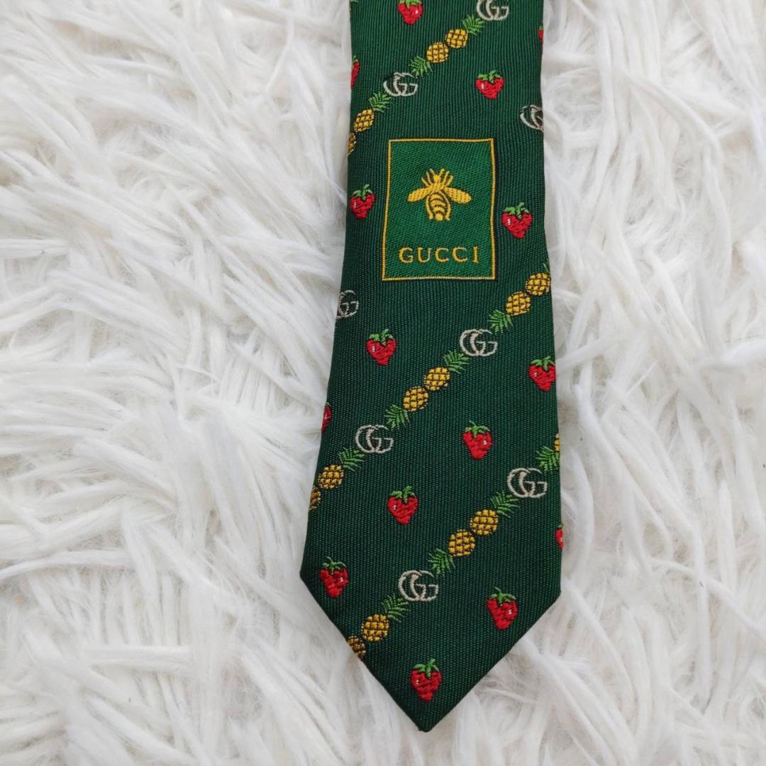 ★美品★ グッチ 高級シルクネクタイ GG柄（ストライプ） グリーン