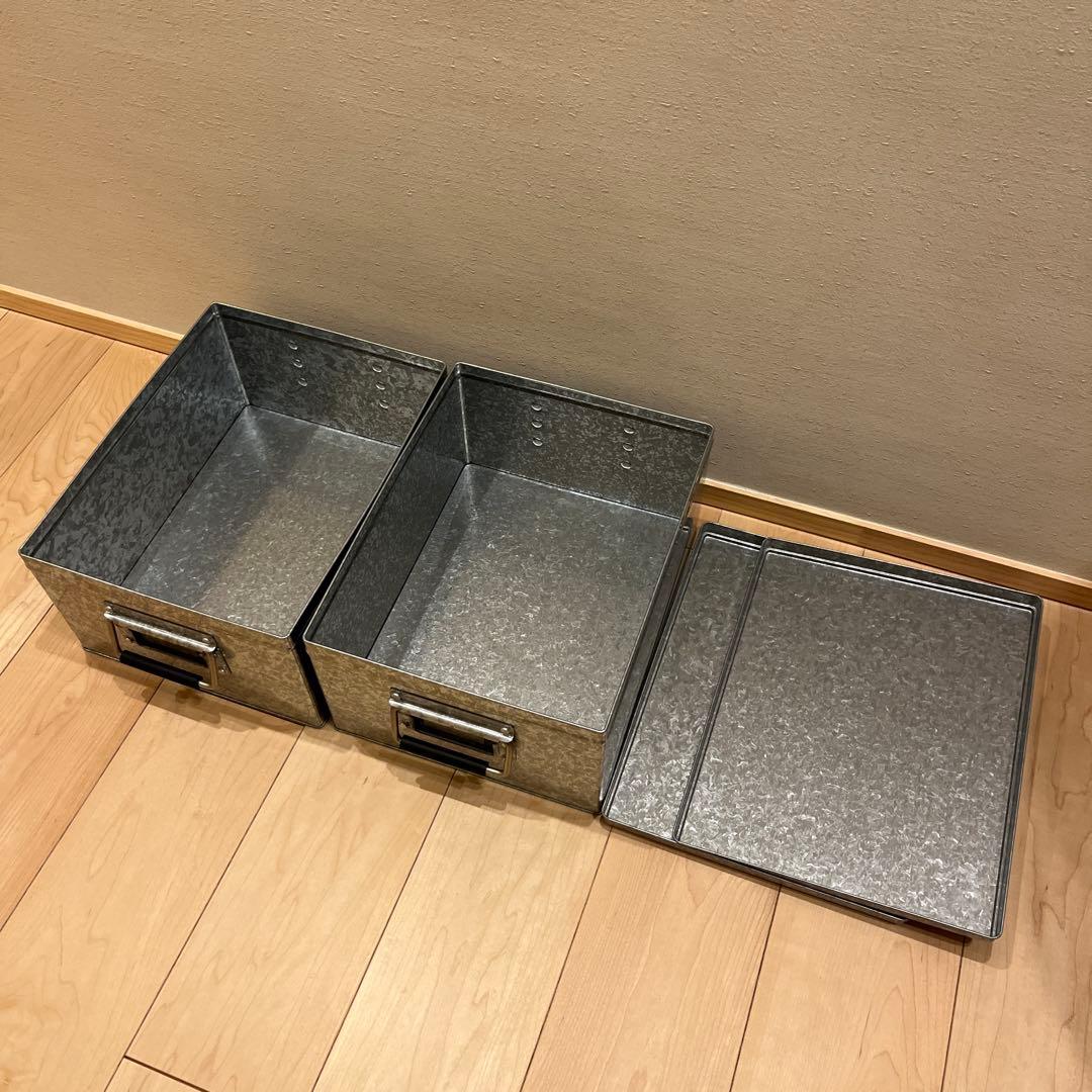 （美品）アルネヤコブセン　テーブルクロック　グリーン　無印　ブリキ缶2個