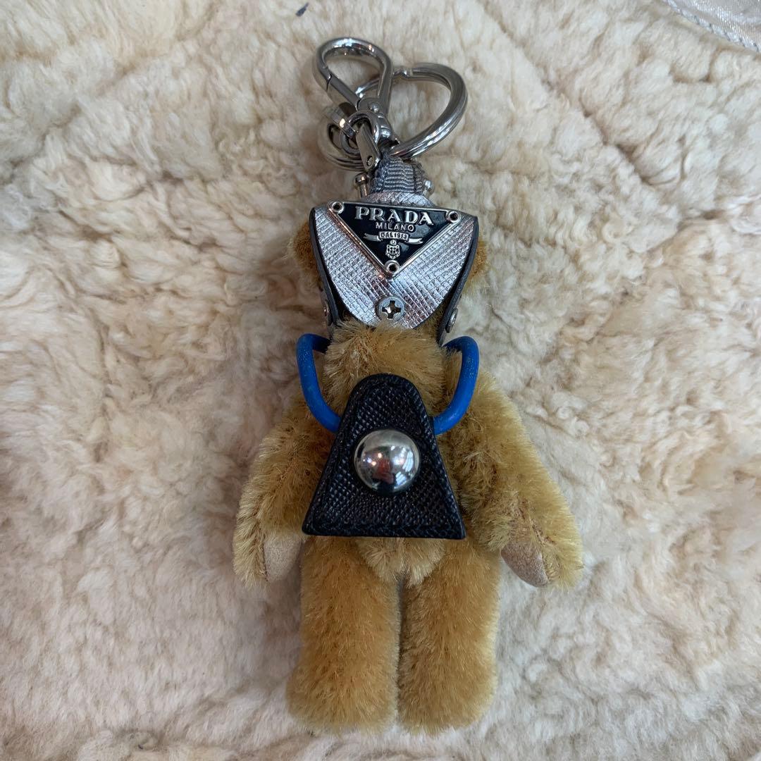 ☆美品☆PRADA　キーリング　キーホルダー　ベア　クマ　三角ロゴ　チャーム