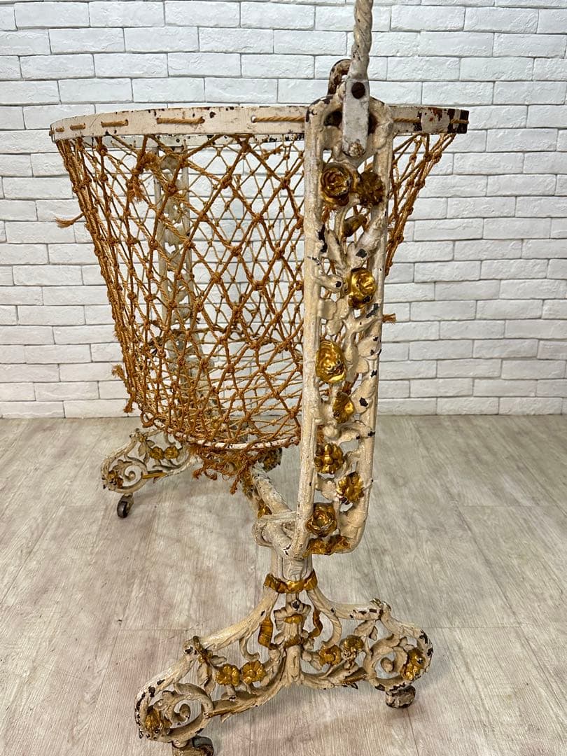 【東京都内23区配送無料】アンティーク　フランス製　ベビーベッド　什器　店舗　棚