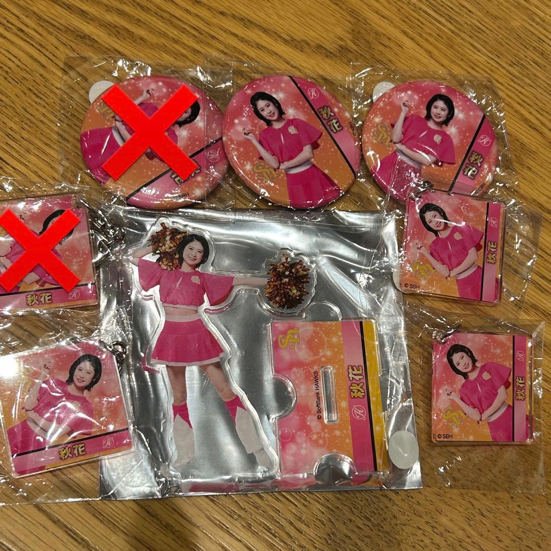 若鷹ガチャ ハニーズ 秋花 アクリルスタンド 缶バッジ アクキー セット