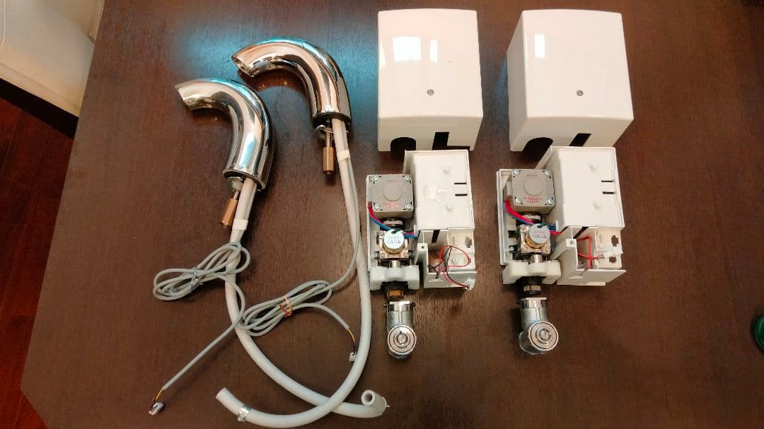 TOTO アクアオート TENA40AW自動水栓 2台(電源不要 タイプ)