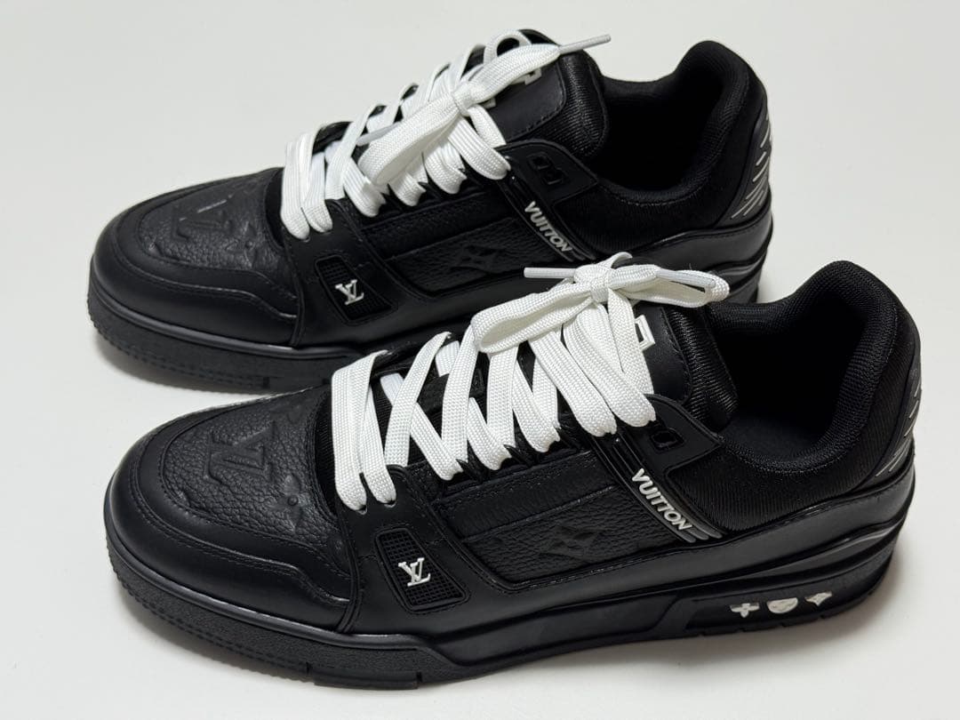 希少★ルイヴィトンLouis Vuitton LVトレイナー　スニーカーブラック