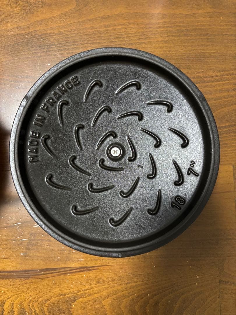 【mm】STAUB 両手鍋 赤 直径約18cm