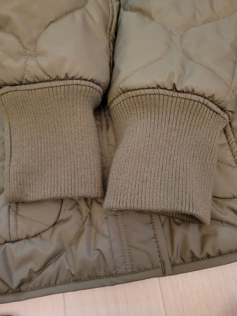 ジュンさん専用　CALUX カーキ色 キルティングダウンジャケット フード付き