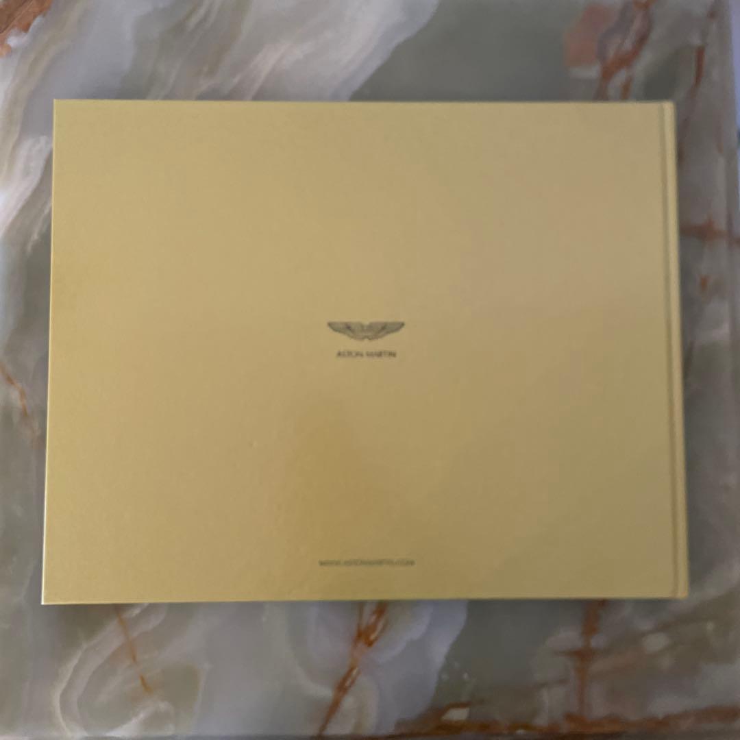 ASTON MARTIN カタログ
