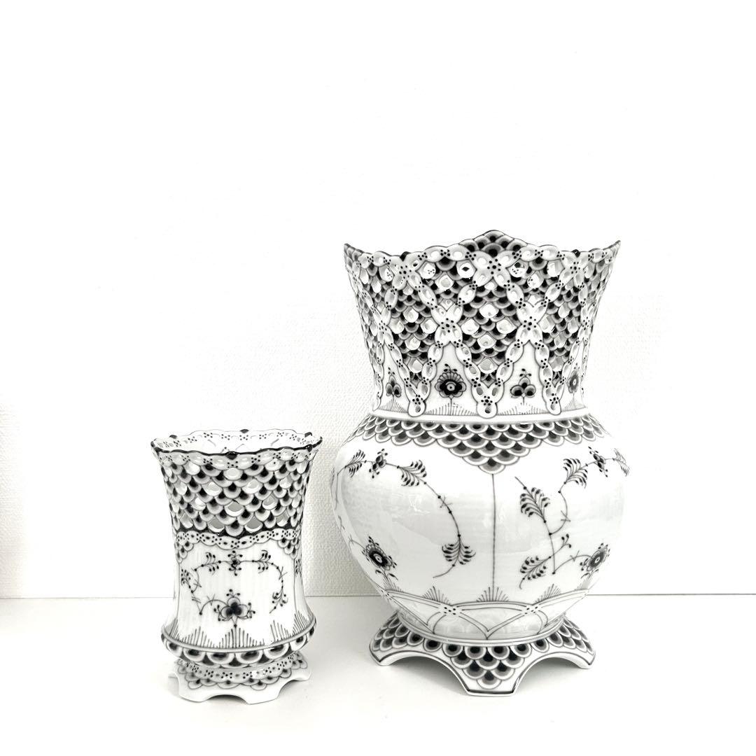 廃盤ロイヤルコペンハーゲン ブラックフルーテッドハーフレース フラワーベース花瓶