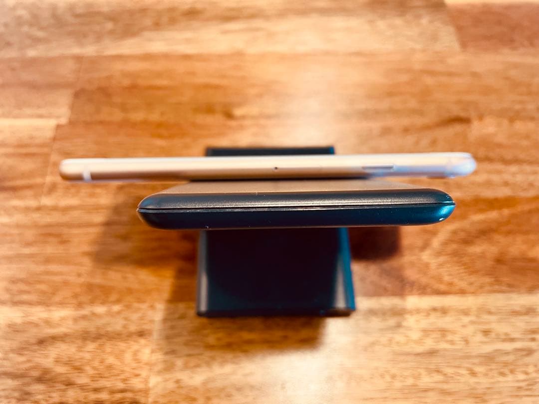 ④美品 Apple iPhone8 64GB ゴールド SIMロック解除済み