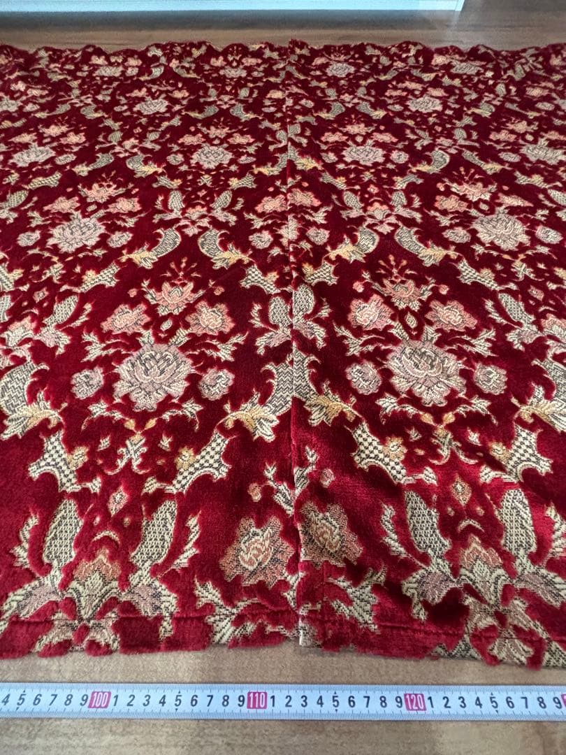 金華山　バレンタイン　赤　センターカーテン　キタワキ製　値下げ中